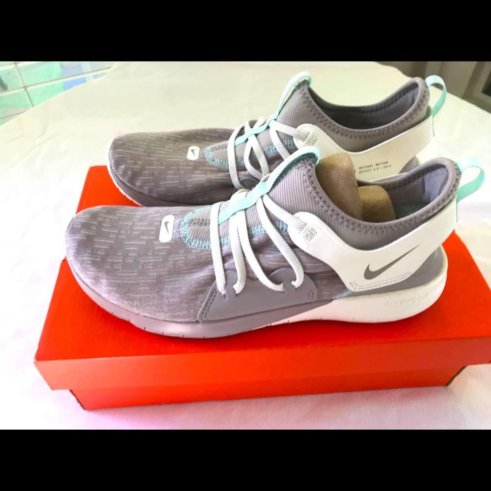 Womens Nike Flex Contact 3